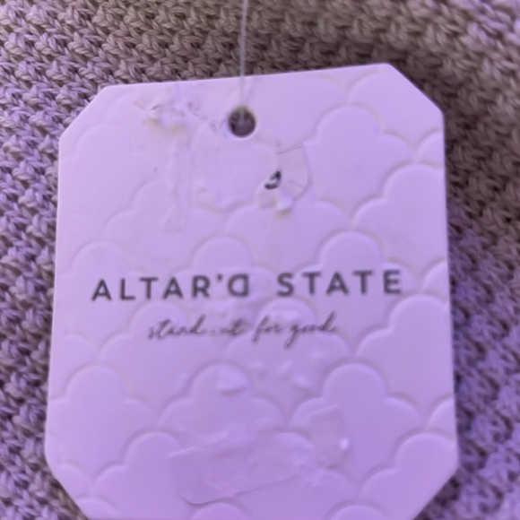 Altar’d state V-neck sweater - Picture 4 of 4